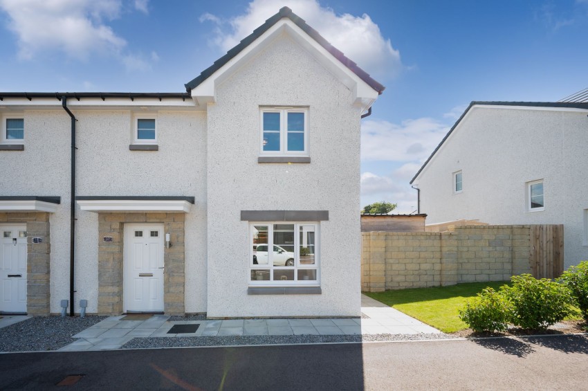 Images for Sullivan Street, Stratton, IV2