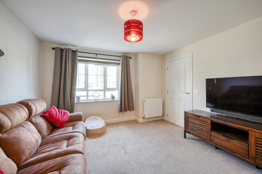 Images for Sullivan Street, Stratton, IV2