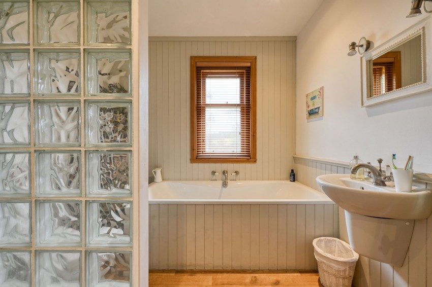 Images for Little Cantray Road, Culloden Moor, IV2