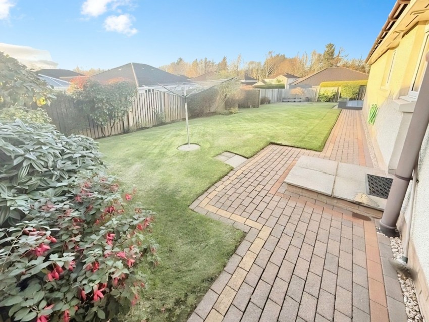 Images for Braemar Gardens, Glenrothes, KY6