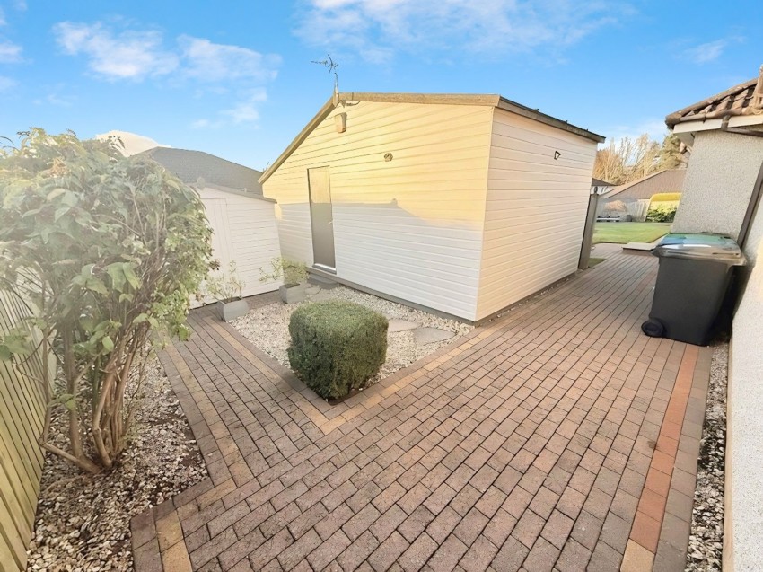 Images for Braemar Gardens, Glenrothes, KY6