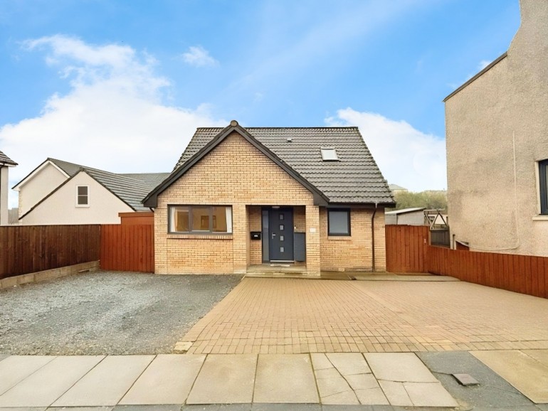 Hall Street, Lochgelly, KY5