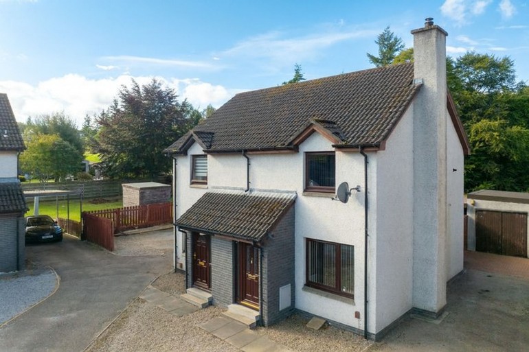 Lochlann Terrace, Culloden, IV2