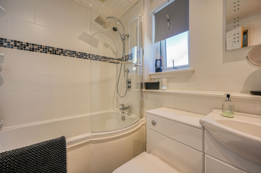 Images for Lochlann Terrace, Culloden, IV2