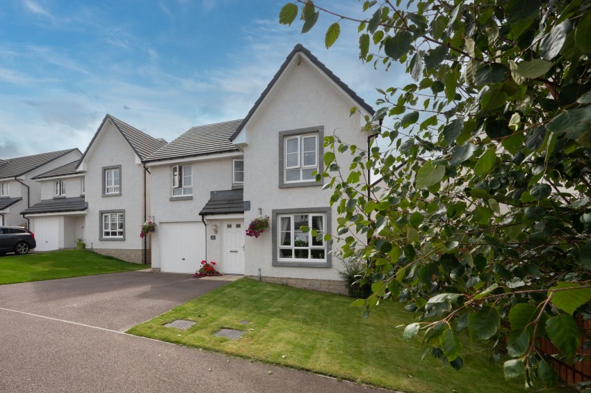 Images for Macdonnell Road, Stratton, IV2