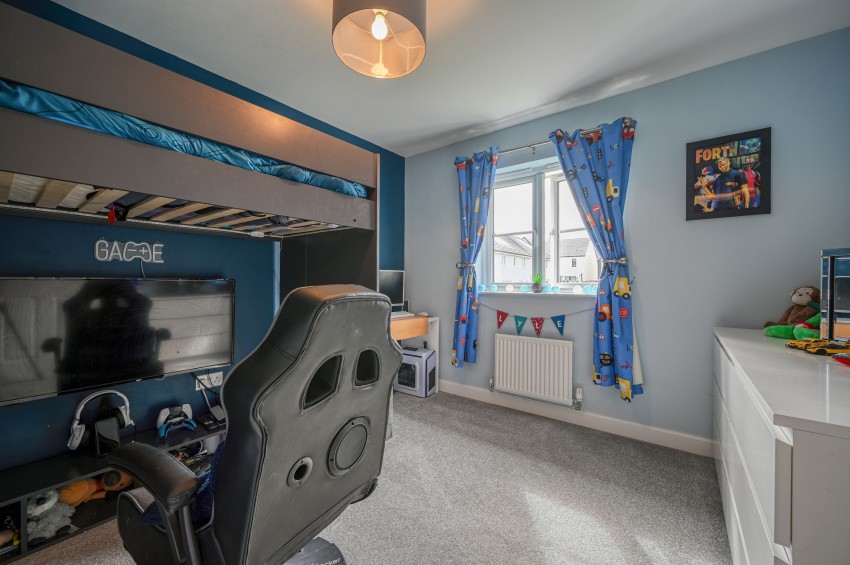 Images for Macdonnell Road, Stratton, IV2