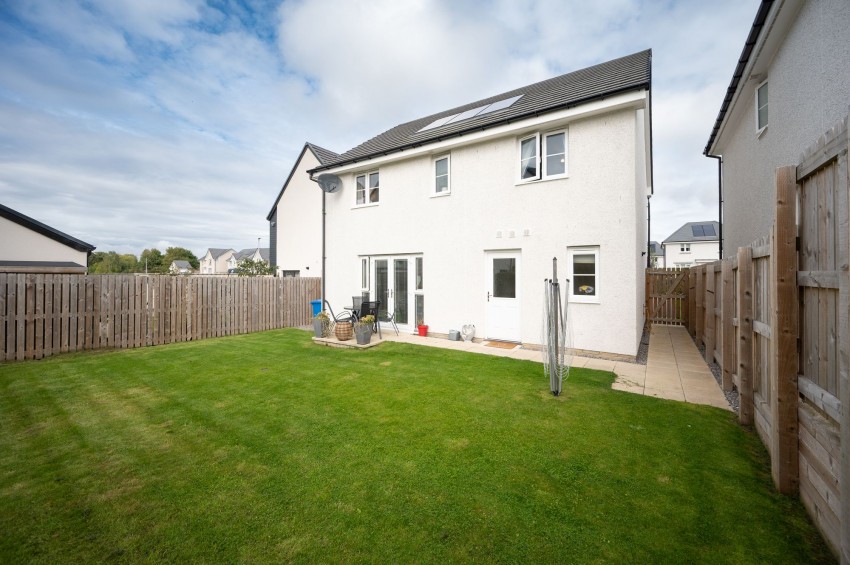 Images for Macdonnell Road, Stratton, IV2