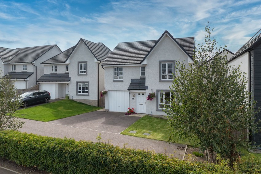 Images for Macdonnell Road, Stratton, IV2