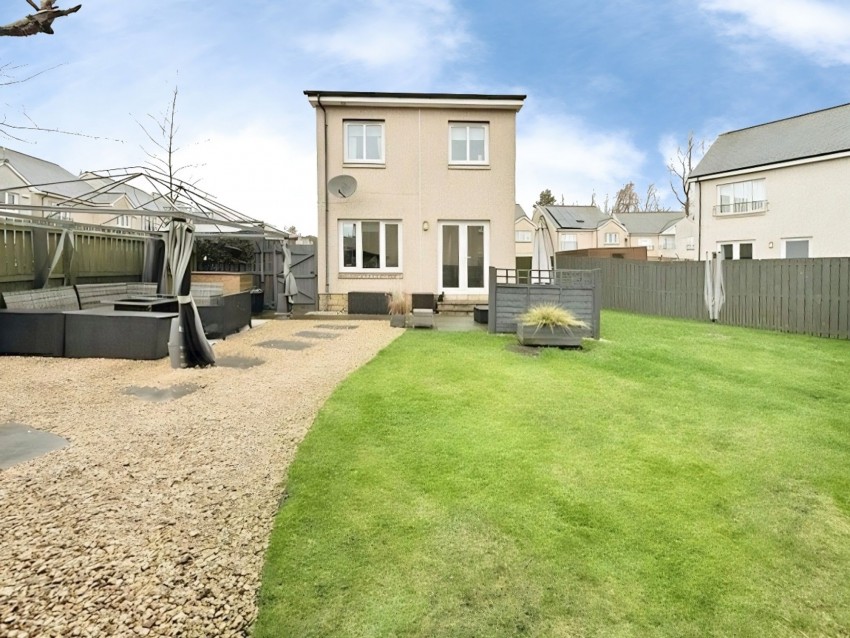 Images for Loch Venachar Gardens, Glenrothes, KY6