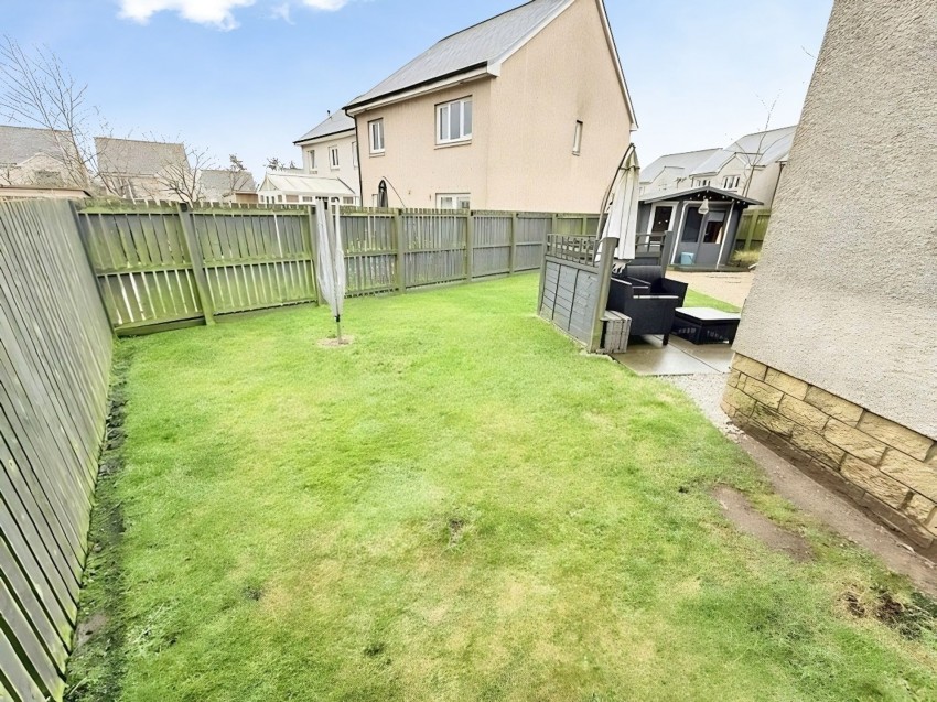 Images for Loch Venachar Gardens, Glenrothes, KY6