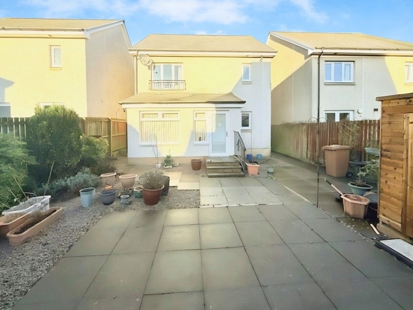 Images for Loch Venachar Gardens, Glenrothes, KY6