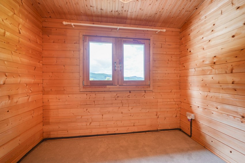 Images for The Green Man Cabin, Balnain, IV63