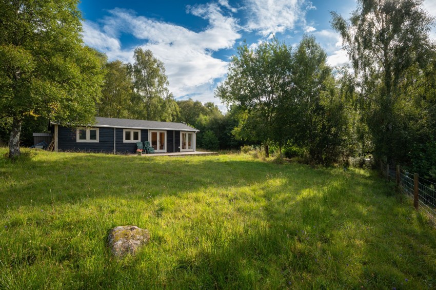 Images for The Green Man Cabin, Balnain, IV63