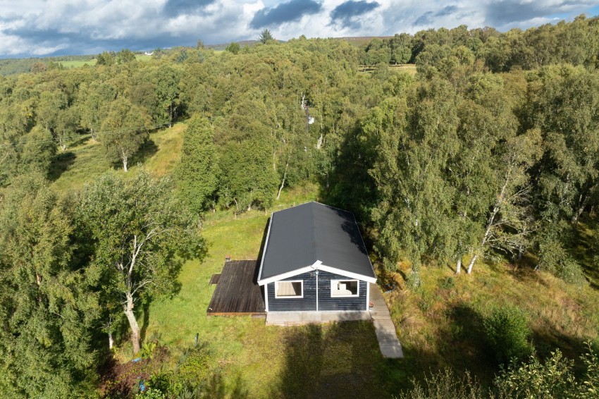 Images for The Green Man Cabin, Balnain, IV63