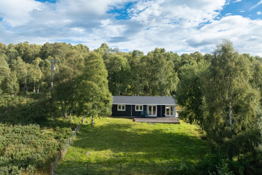 Images for The Green Man Cabin, Balnain, IV63