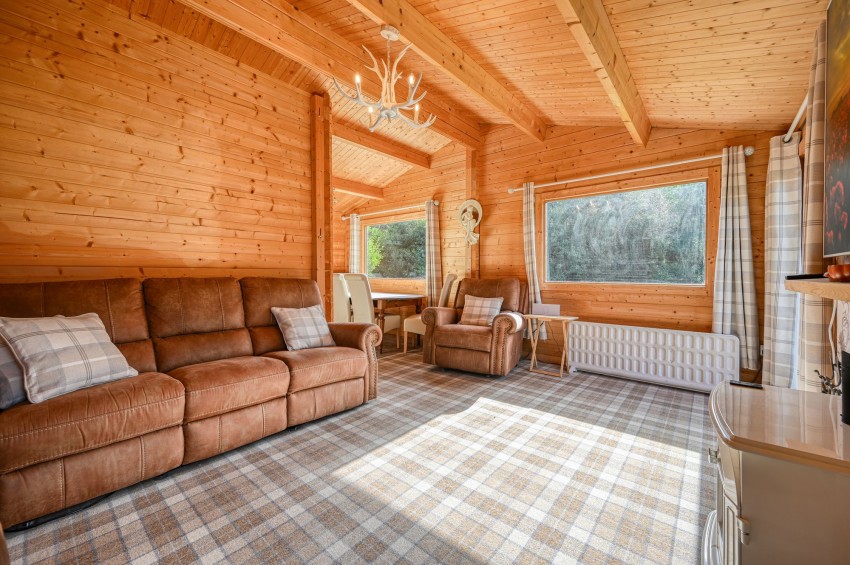 Images for The Green Man Cabin, Balnain, IV63