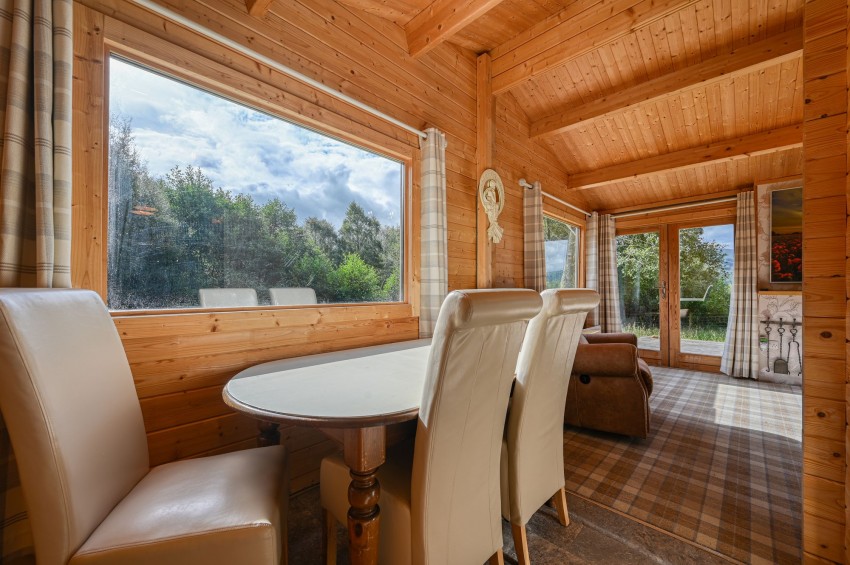 Images for The Green Man Cabin, Balnain, IV63