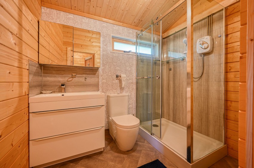 Images for The Green Man Cabin, Balnain, IV63