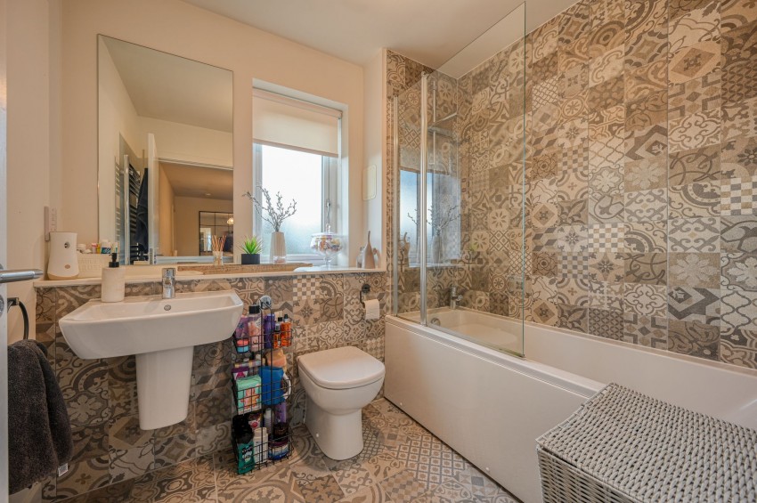 Images for Appin Drive, Stratton, IV2