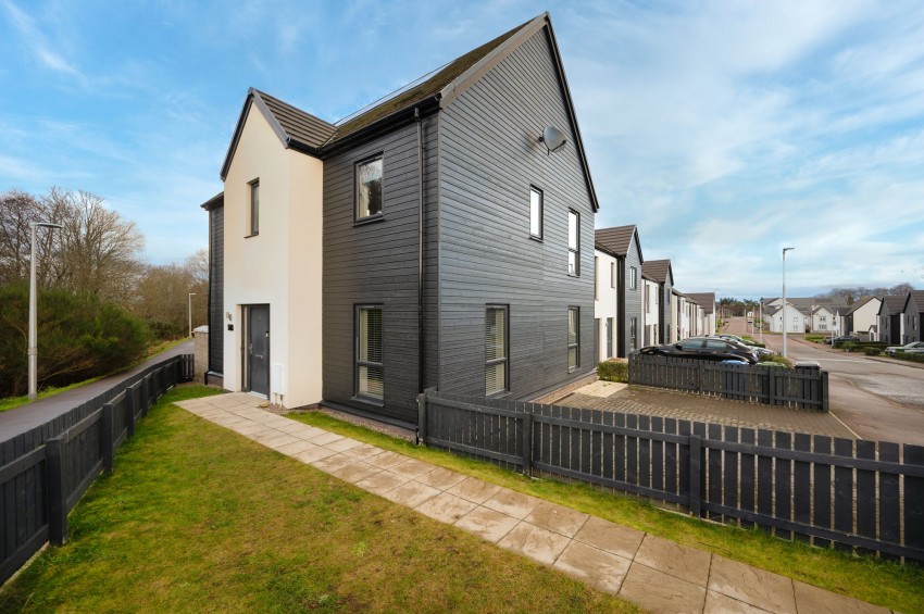 Images for Appin Drive, Stratton, IV2