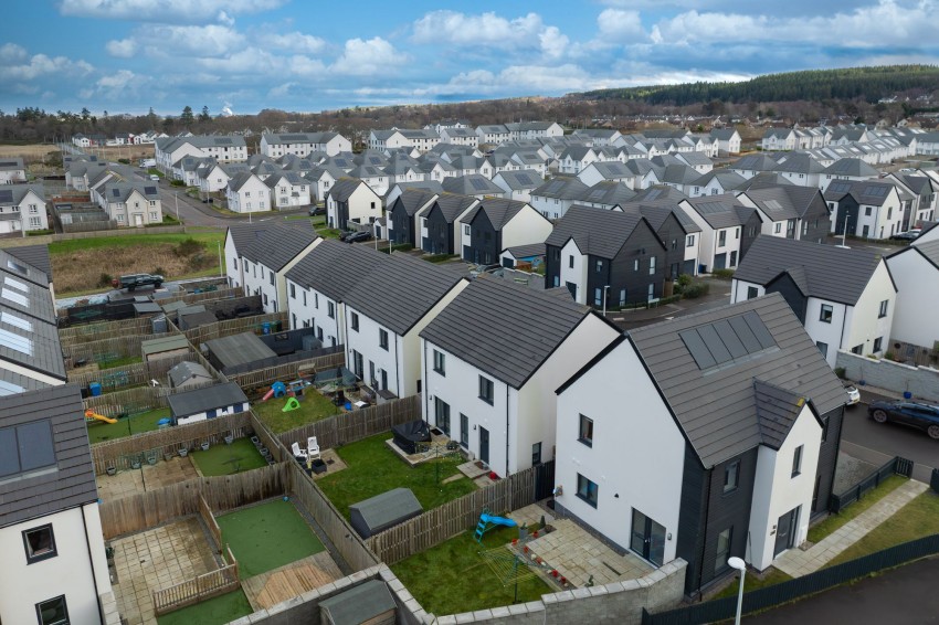 Images for Appin Drive, Stratton, IV2