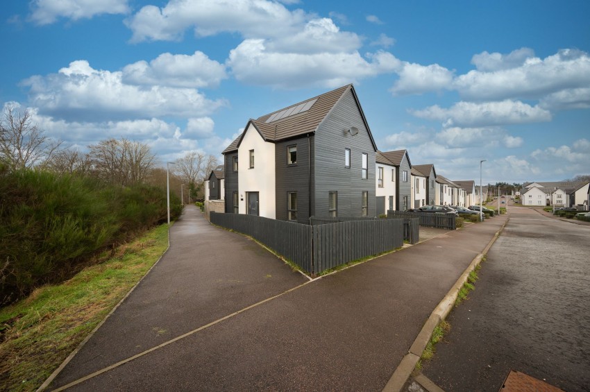 Images for Appin Drive, Stratton, IV2