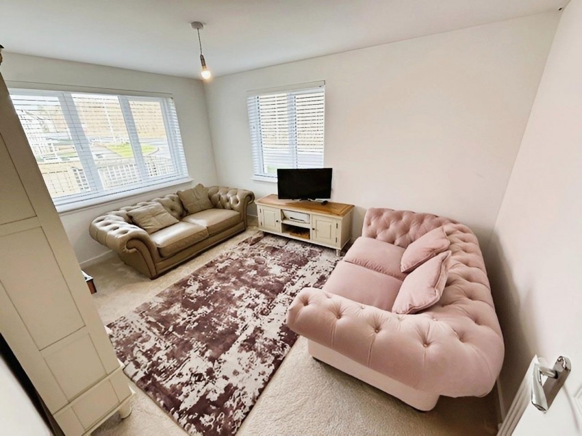 Images for Macknight Crescent, Glenrothes, KY7