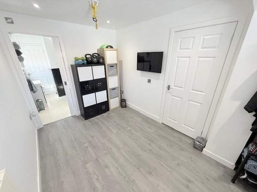 Images for North Larches, Dunfermline, KY11