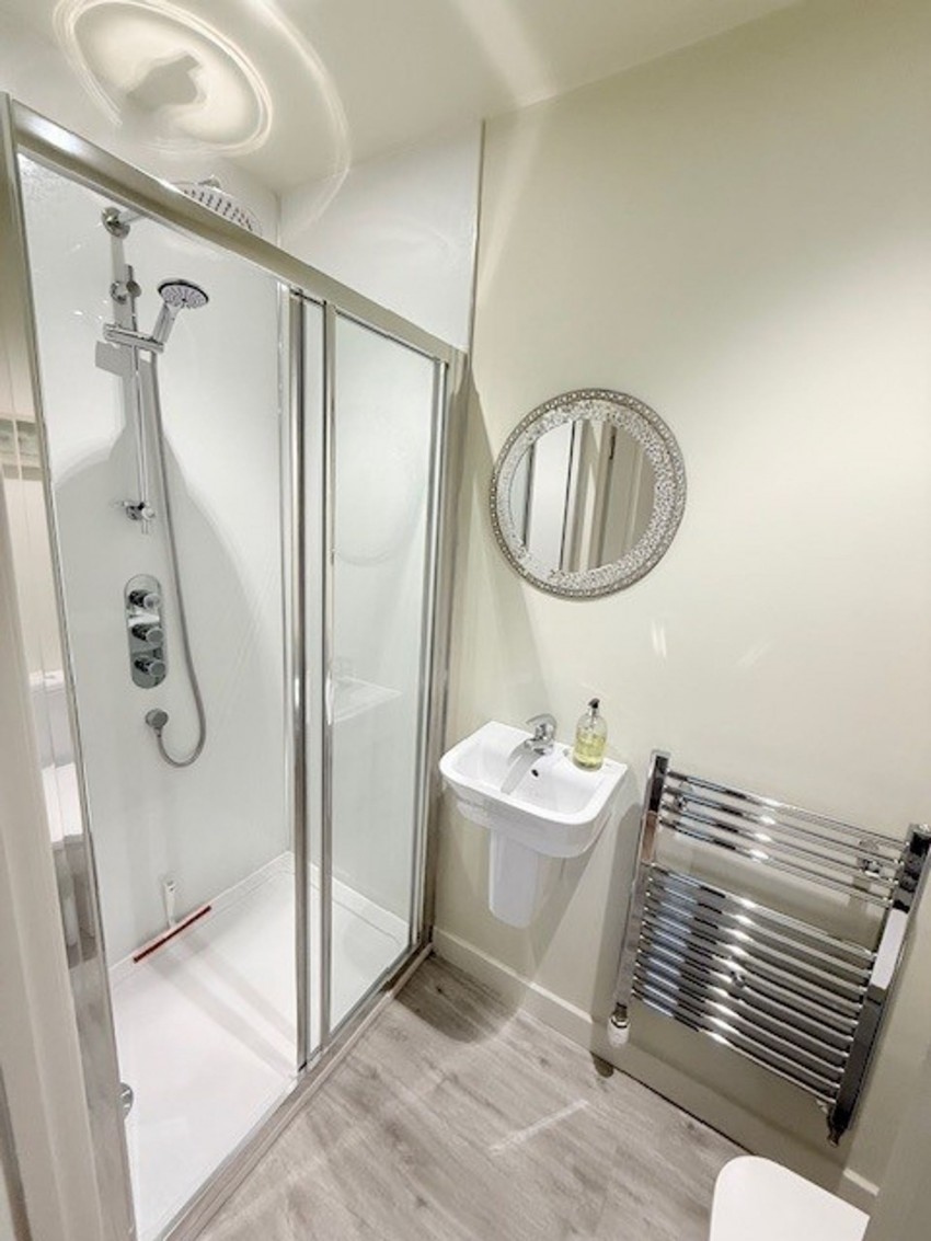 Images for Cedar Crescent, Thornton, KY1