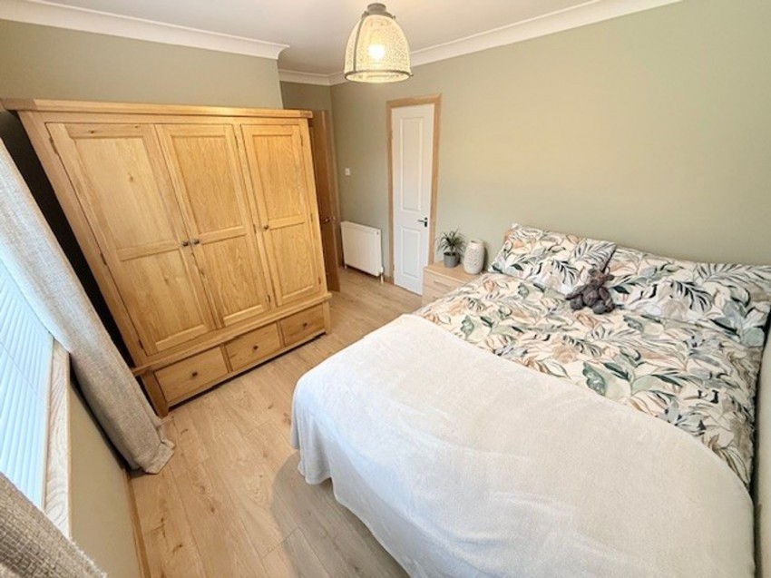 Images for Cedar Crescent, Thornton, KY1