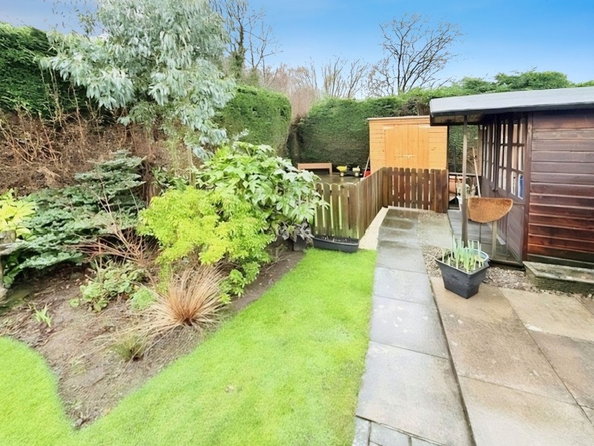 Images for Cedar Crescent, Thornton, KY1