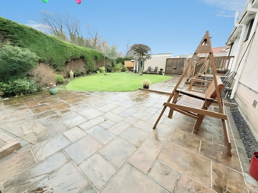 Images for Cedar Crescent, Thornton, KY1