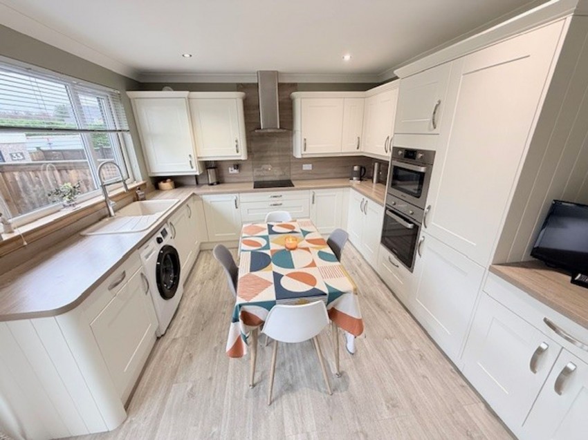 Images for Cedar Crescent, Thornton, KY1