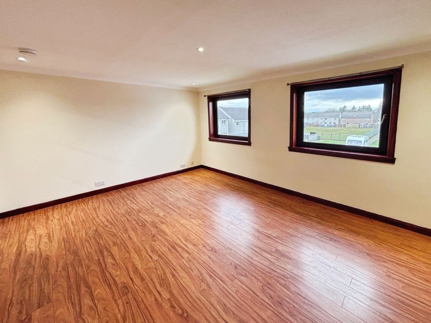 Images for Macgillivray Court, Culloden, IV2