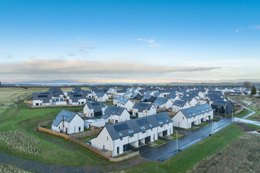 Images for Macleod Gardens, Croy, IV2