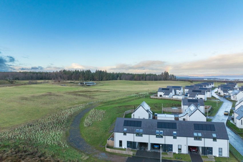 Images for Macleod Gardens, Croy, IV2