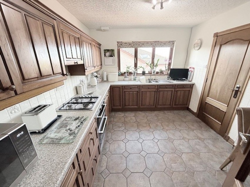 Images for Curling Knowe, Crossgates, KY4