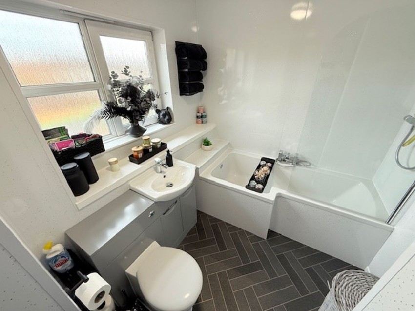 Images for North Larches, Dunfermline, KY11