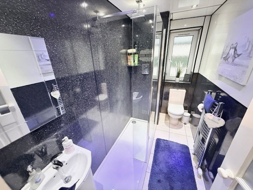 Images for Main Road, Glencraig, KY5